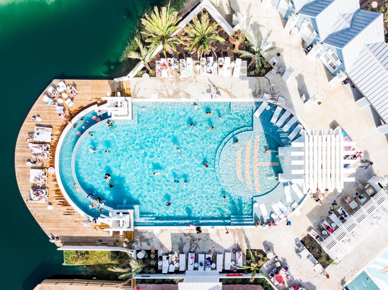 Nucos-Pools-the-family-pool-splash-pad-at-cinnamon-shore-south-94092 Large