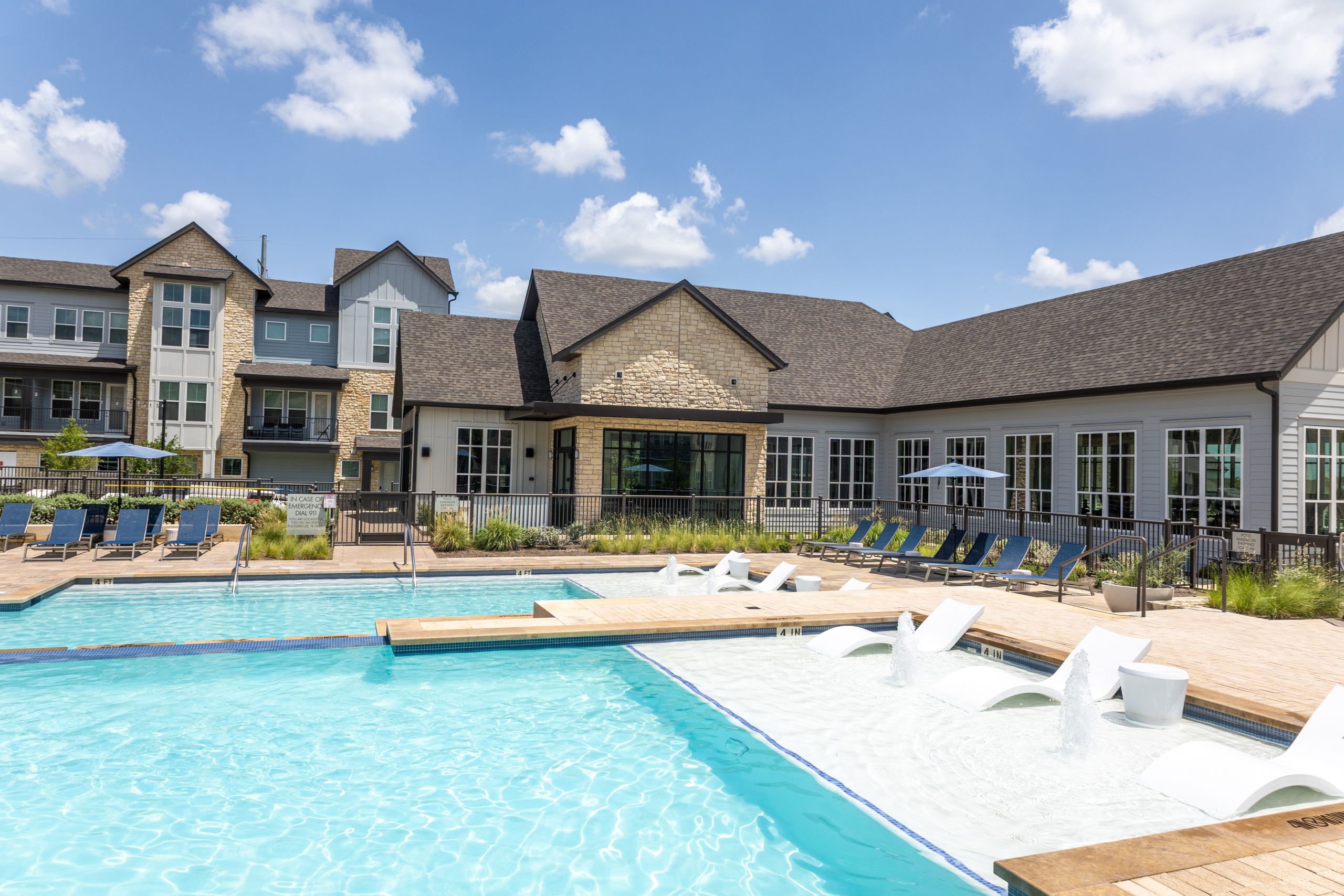 nucos-pools-commercial-pool-builder-liv-at-pfluggerville-2